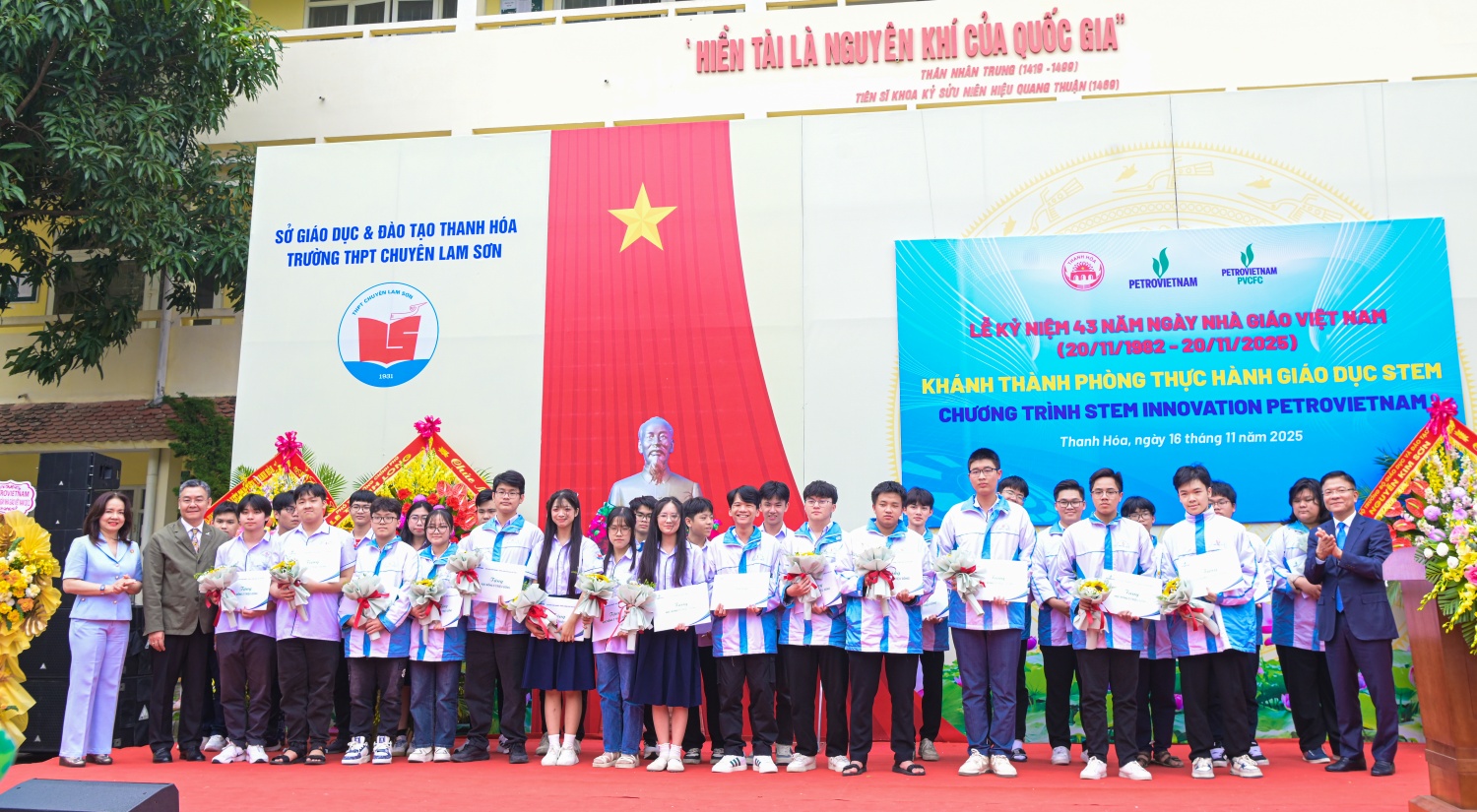 [Chùm ảnh] Petrovietnam khánh thành hai phòng thực hành STEM tại Thanh Hóa