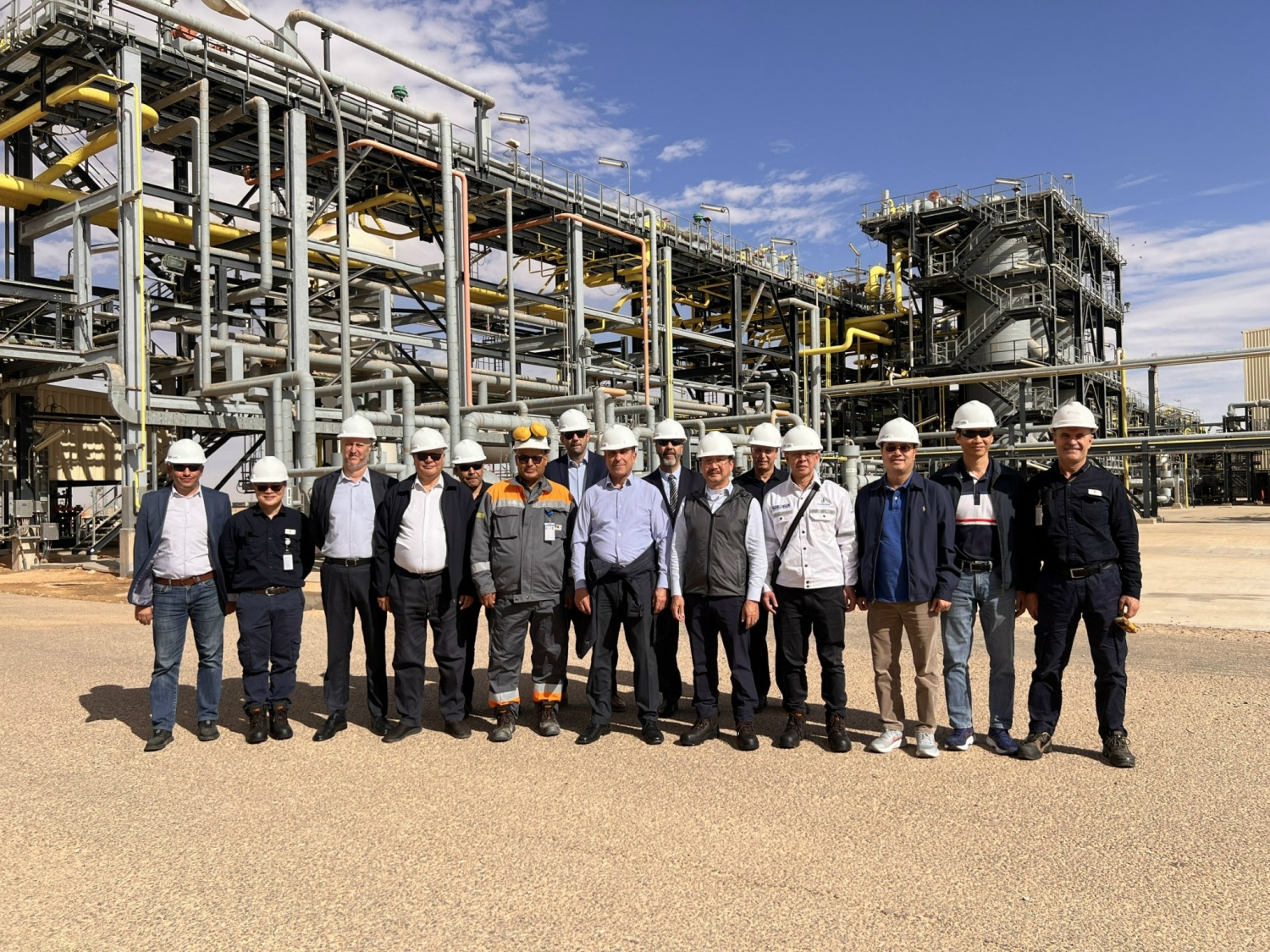 Đoàn công tác Petrovietnam làm việc tại dự án khai thác mỏ Bir Seba Lô 433a và 416b, Algeria Đoàn công tác Petrovietnam làm việc tại dự án khai thác mỏ Bir Seba Lô 433a và 416b, Algeria