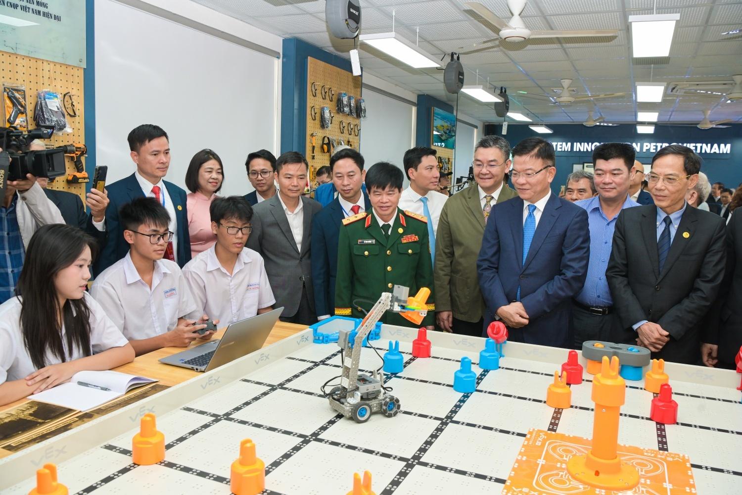 STEM Innovation Petrovietnam: Kiến tạo hạ tầng tri thức cho quốc gia