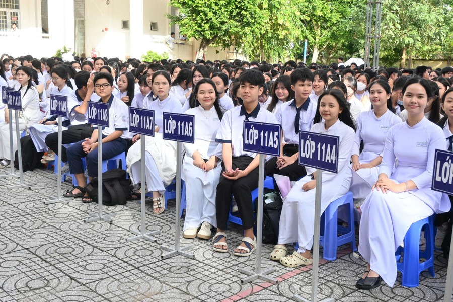 Các em học sinh tại buổi họp mặt Kỷ niệm Ngày Nhà giáo Việt Nam 20/11.