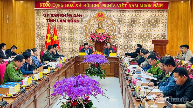 Quảng cảnh buổi làm việc của Phó Thủ tướng Hồ Quốc Dũng với UBND tỉnh Lâm Đồng. Ảnh: Lê Sơn