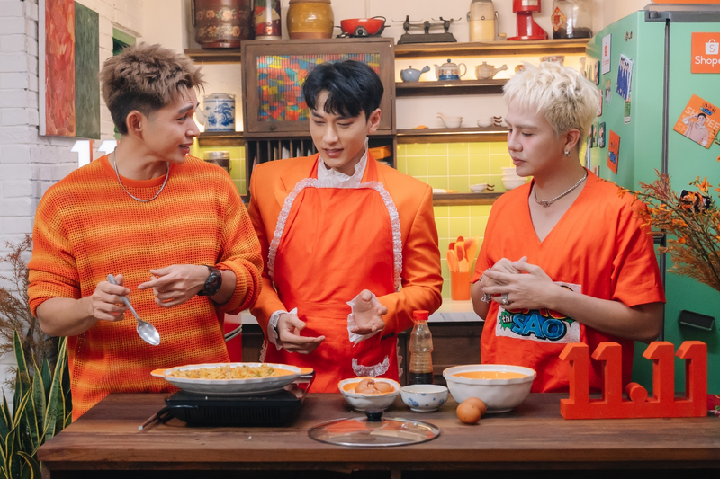 “Sao Thì Sao” tiếp tục gây sốt trên Shopee Live nhờ sự kết hợp duyên dáng của Jun Phạm, Isaac và Duy Khánh