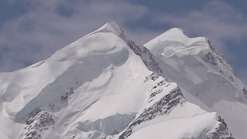 Nhiều người leo núi đã bỏ mạng trên ngọn núi cao nhất New Zealand - Núi Cook, nơi thường xuyên xảy ra lở đá và tuyết lở ở độ cao lớn.