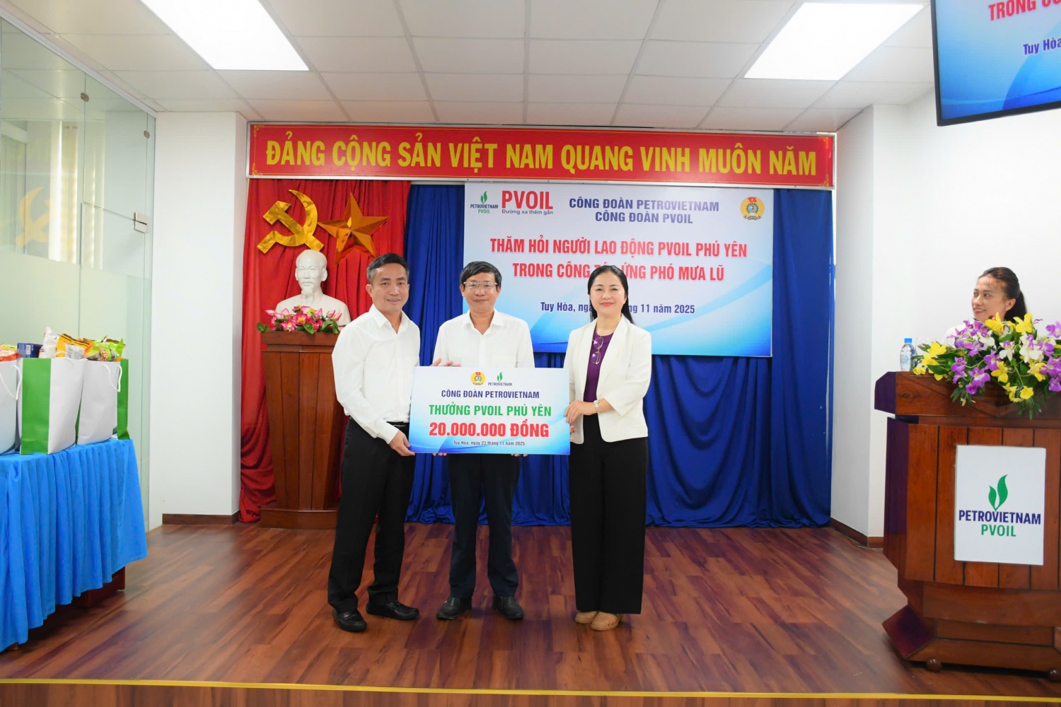 Petrovietnam lan tỏa tinh thần “nghĩa tình – trách nhiệm – sẻ chia” cùng bà con vùng lũ Petrovietnam lan tỏa tinh thần “nghĩa tình – trách nhiệm – sẻ chia” cùng bà con vùng lũ