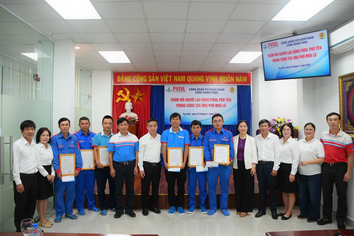 Petrovietnam lan tỏa tinh thần “nghĩa tình – trách nhiệm – sẻ chia” cùng bà con vùng lũ Petrovietnam lan tỏa tinh thần “nghĩa tình – trách nhiệm – sẻ chia” cùng bà con vùng lũ