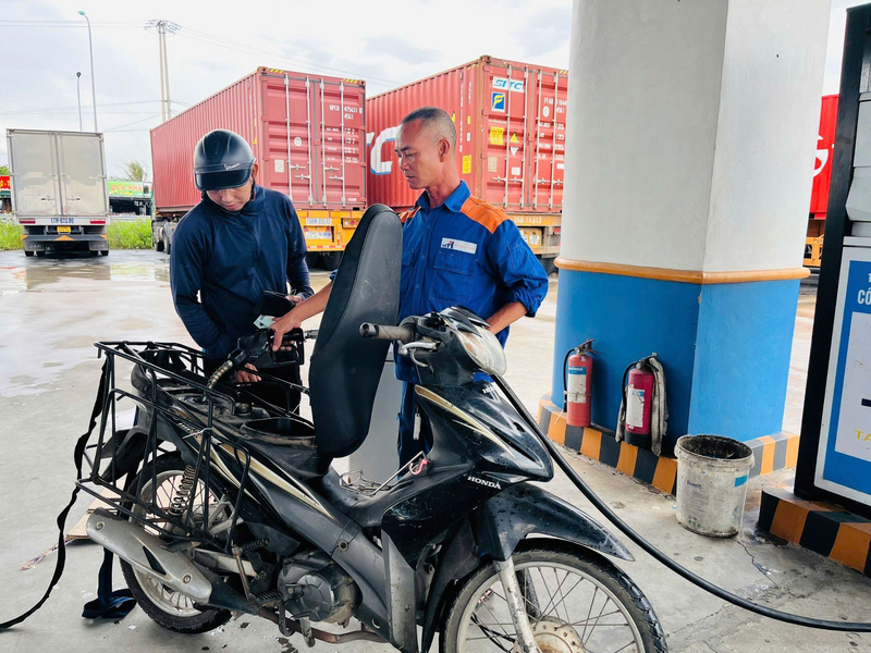 Giá xăng dầu trong nước hôm nay ngày 28/11. Ảnh minh hoạ