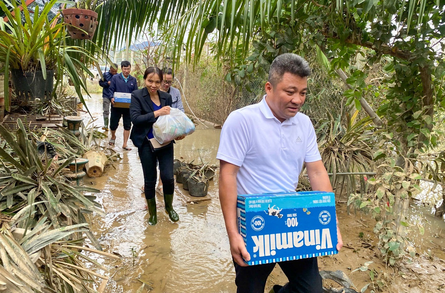 Petrovietnam lan tỏa tinh thần “nghĩa tình – trách nhiệm – sẻ chia” cùng bà con vùng lũ Petrovietnam lan tỏa tinh thần “nghĩa tình – trách nhiệm – sẻ chia” cùng bà con vùng lũ