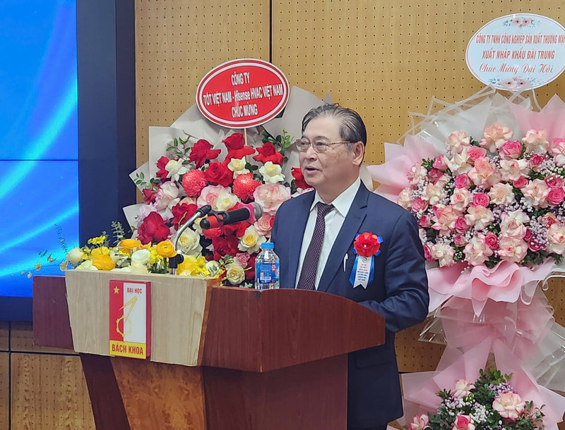 Chủ tịch Liên hiệp Các hội khoa học và kỹ thuật Việt Nam Phan Xuân Dũng phát biểu tại đại hội.