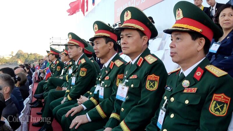 Chùm ảnh: Lễ kỷ niệm 50 năm Quốc khánh Lào - 9