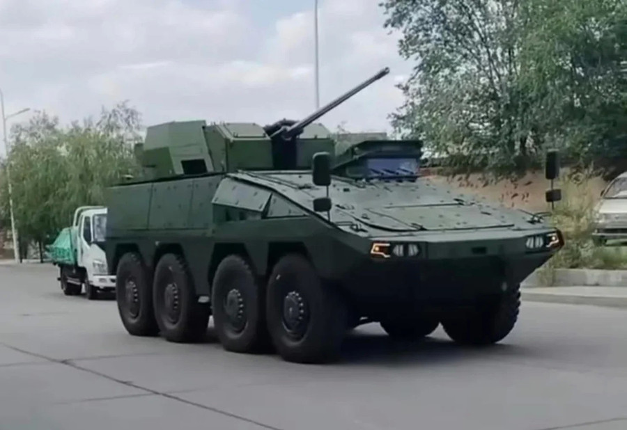 Trung Quốc tạo ra bản sao thiết giáp Boxer của Đức 'nhanh chóng mặt'