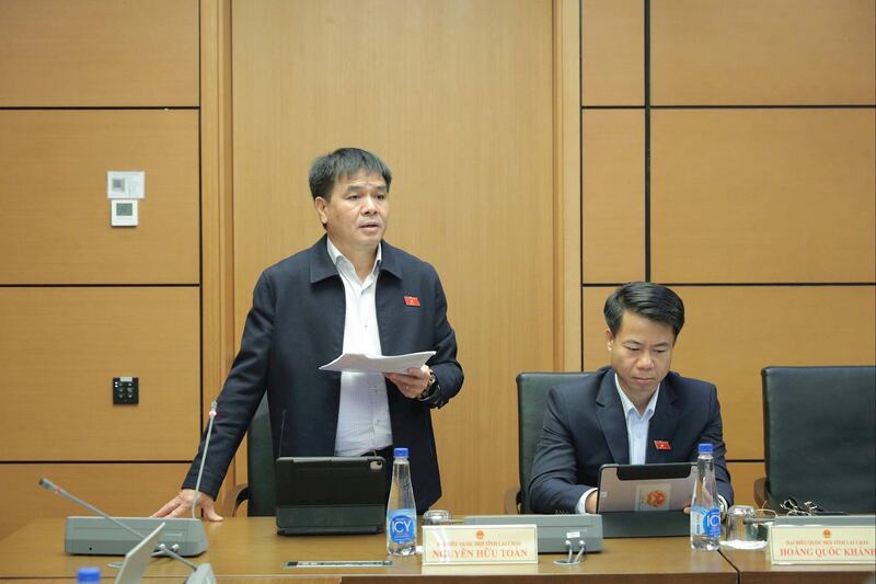 ĐBQH Nguyễn Hữu Toàn (Lai Châu) phát biểu. Ảnh: Hồ Long