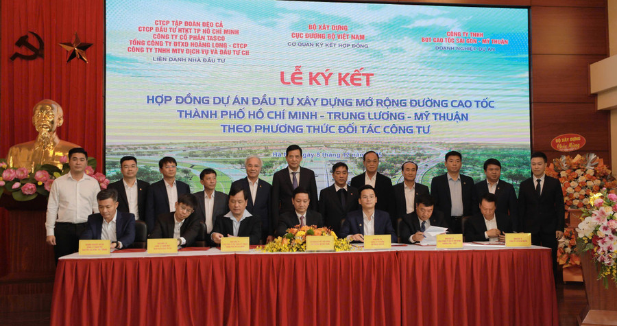 Toàn cảnh lễ ký kết. z7304026063291-acb6c52737f3281aba746164e68cad0c.jpg