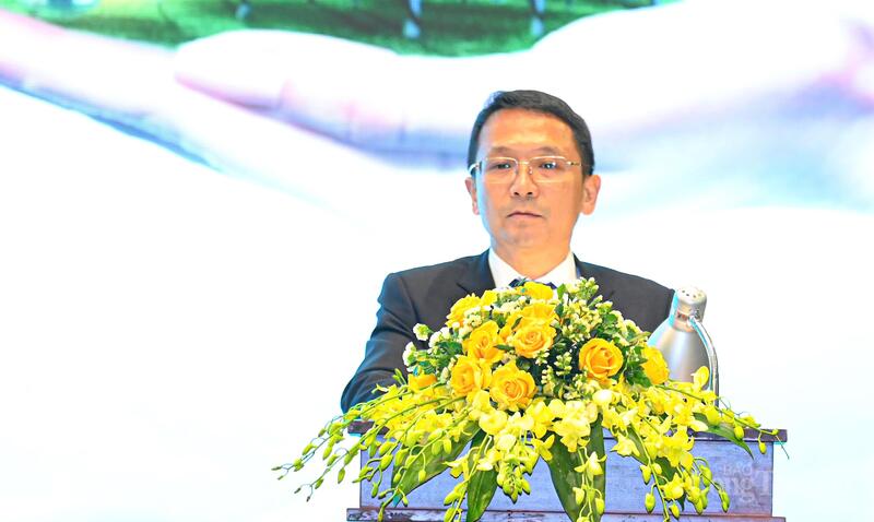 Ông Hà Huy Tâm - Phó Tổng giám đốc Tổng công ty điện lực miền Bắc phát biểu tại lễ trao giải Cuộc thi "Tuyên truyền viên tiết kiệm điện năm 2025". Ảnh: Nam Nguyễn