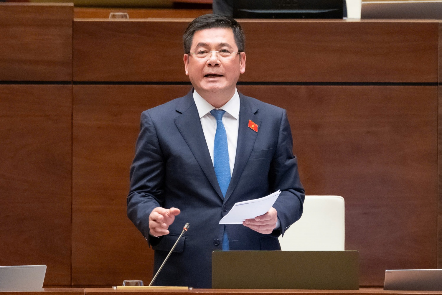 Tháo gỡ điểm nghẽn, tạo hành lang pháp lý mở cho phát triển năng lượng Tháo gỡ điểm nghẽn, tạo hành lang pháp lý mở cho phát triển năng lượng