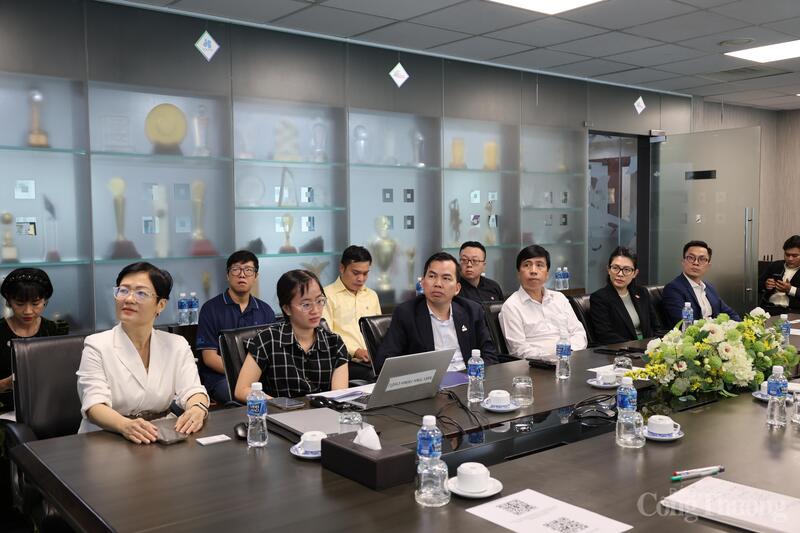 Các đại biểu, diễn giả tham dự hội thảo