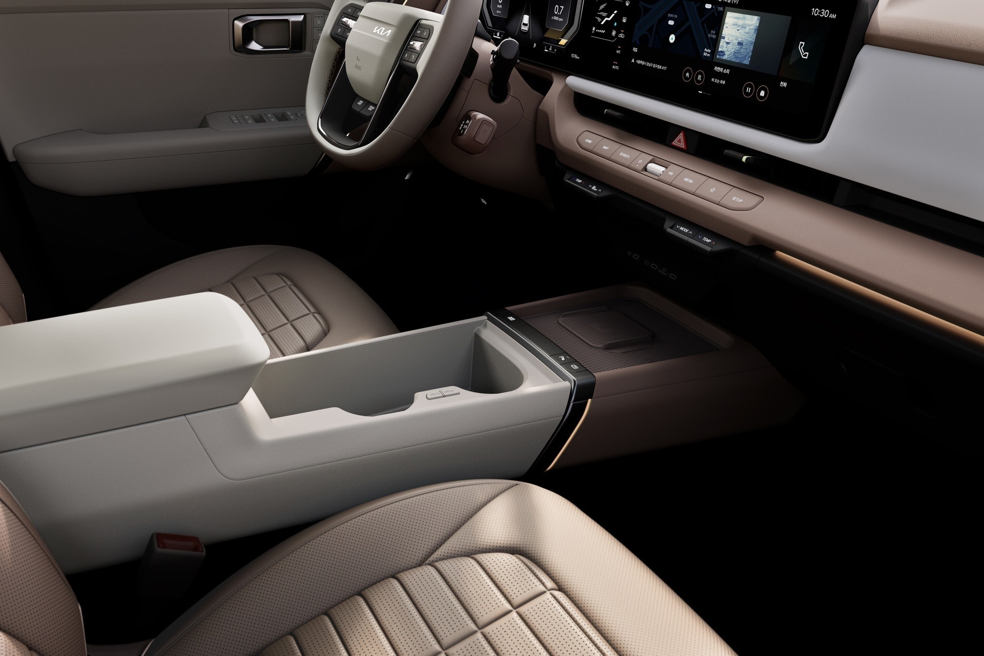 Nhiều phím điều khiển vật lý vẫn được giữ lại - Ảnh: Kia