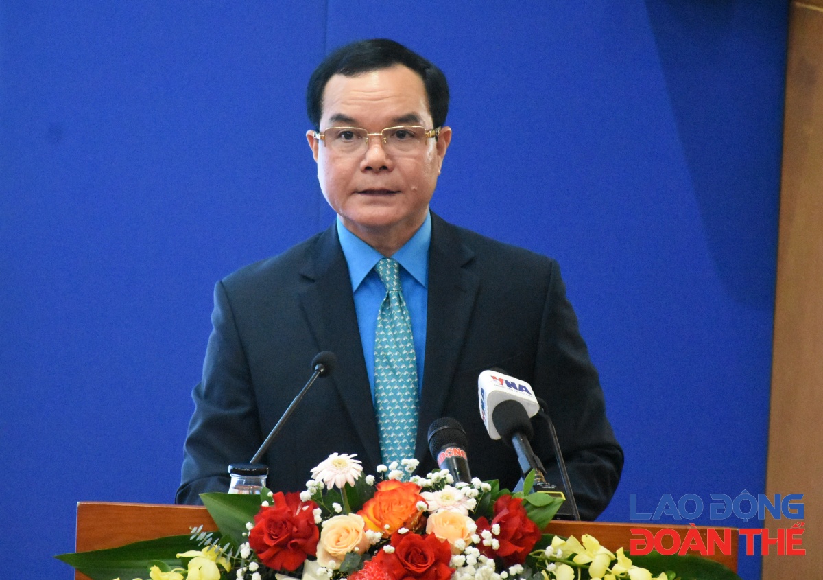 Tạo nền tảng tư duy mới cho một nhiệm kỳ chuyển động mạnh mẽ của Công đoàn Tạo nền tảng tư duy mới cho một nhiệm kỳ chuyển động mạnh mẽ của Công đoàn