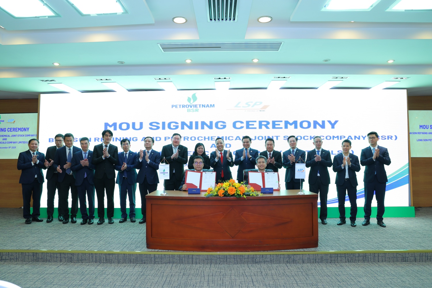 Petrovietnam và SCG mở rộng hợp tác chiến lược trong lĩnh vực công nghiệp – năng lượng Petrovietnam và SCG mở rộng hợp tác chiến lược trong lĩnh vực công nghiệp – năng lượng