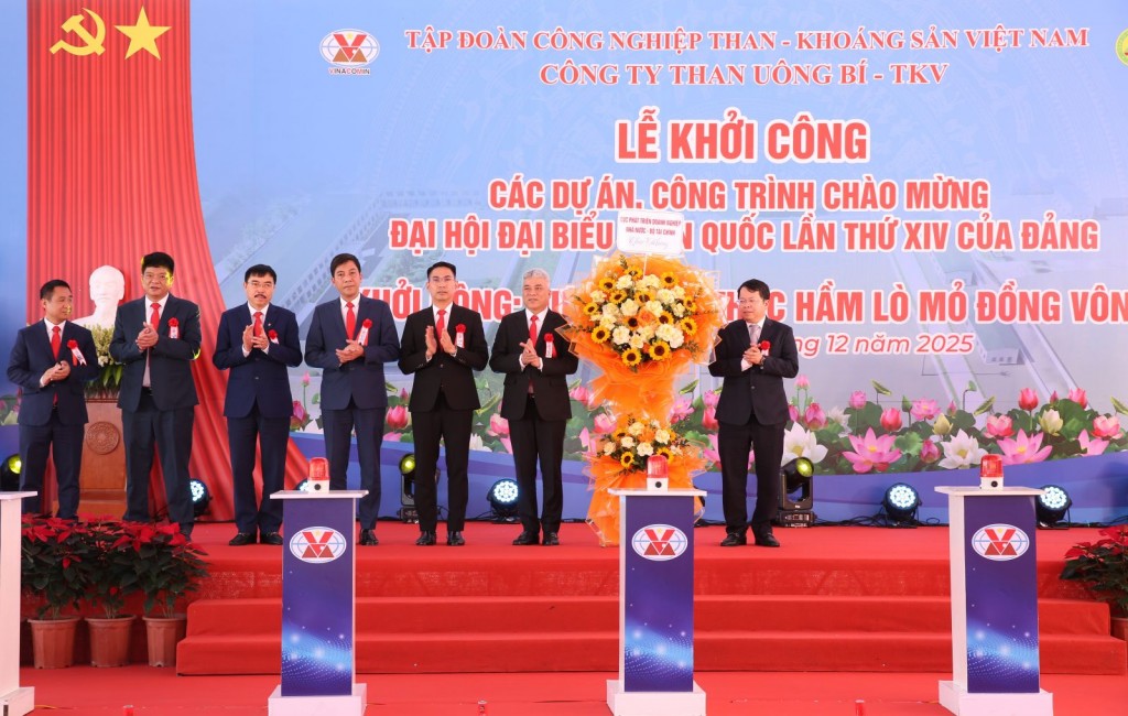 Tập đoàn Công nghiệp Than - Khoáng sản Việt Nam khởi công 2 dự án trọng điểm chào mừng Đại hội Đảng