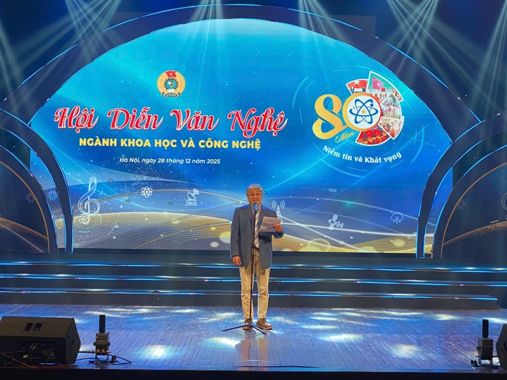 Tiết mục xẩm “Tài chính vàng son” đạt giải Nhất tại Hội diễn văn nghệ ngành Khoa học và Công nghệ Tiết mục xẩm “Tài chính vàng son” đạt giải Nhất tại Hội diễn văn nghệ ngành Khoa học và Công nghệ