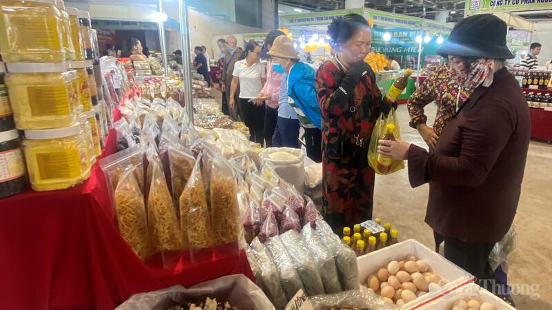 Hoạt động giao thương diễn ra sôi nổi trong những ngày nghỉ lễ tại Quảng Ninh.