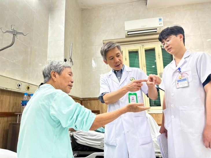 Trong đó có 85% người cao tuổi, người thân trực tiếp chăm sóc người cao tuổi biết thông tin về già hóa dân số, quyền được chăm sóc sức khỏe của người cao tuổi