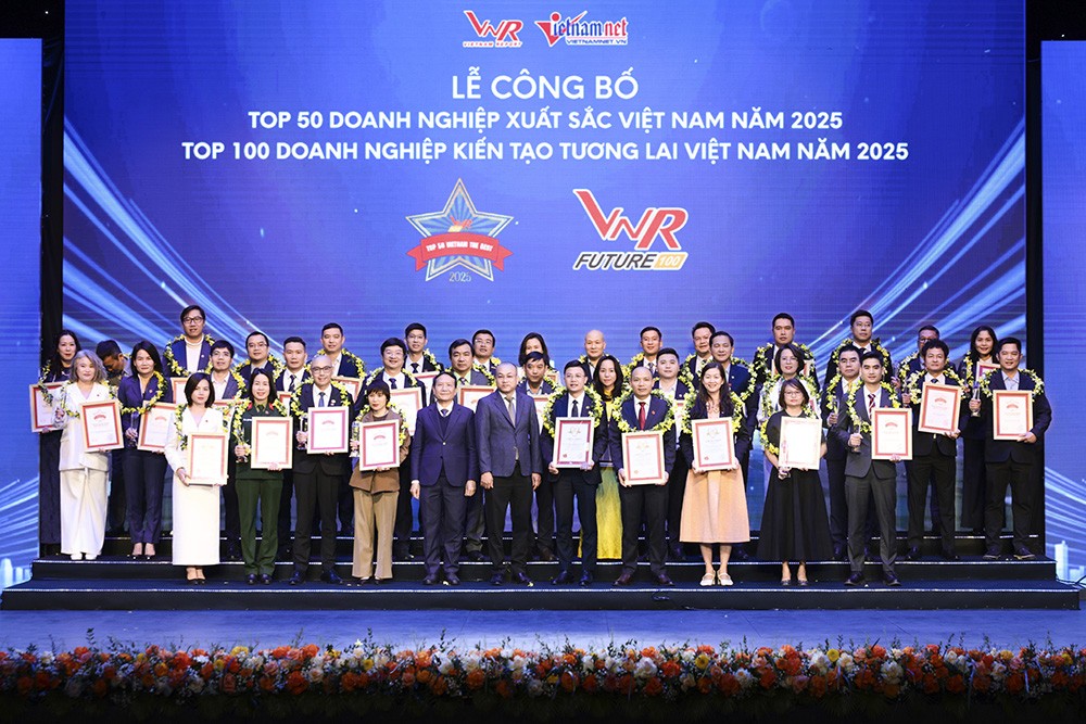 LPBank gia nhập Top 50 Doanh nghiệp xuất sắc Việt Nam: Dấu ấn của sự bứt phá LPBank gia nhập Top 50 Doanh nghiệp xuất sắc Việt Nam: Dấu ấn của sự bứt phá