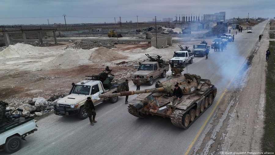 Người Kurd phải bỏ lại mỏ dầu lớn nhất Syria khi bị tấn công dữ dội