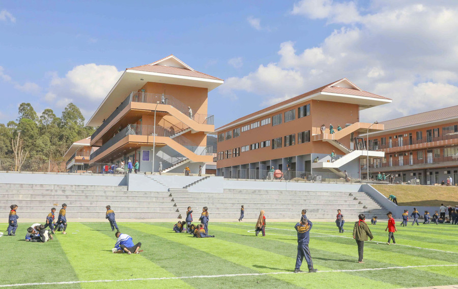 Trường Phổ thông nội trú liên cấp TH&THCS Si Pa Phìn là trường đầu tiên được xây dựng trong tổng số 248 trường học ở các xã biên giới.