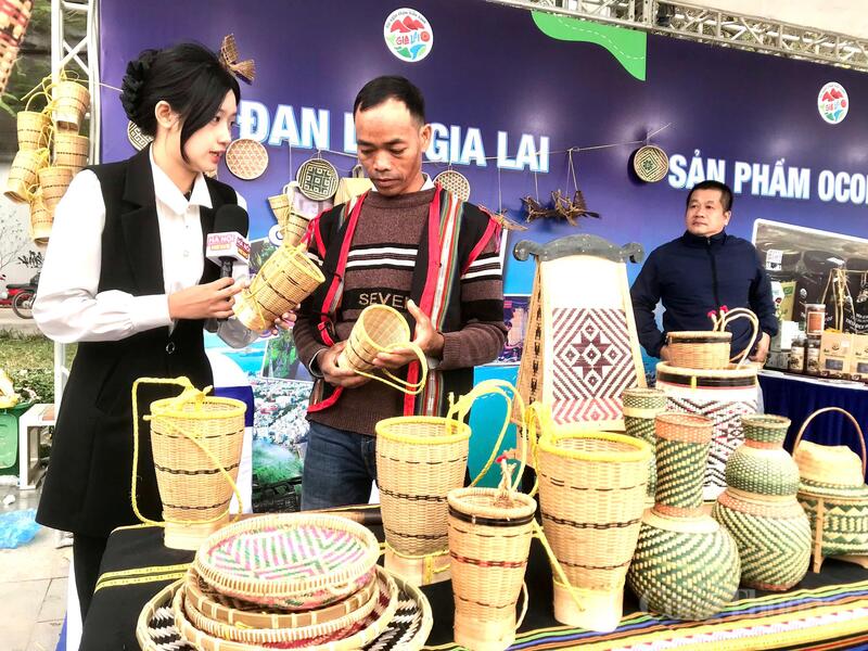 Sản phẩm thủ công truyền thống của đồng bào Tây Nguyên. Ảnh: Hoa Quỳnh