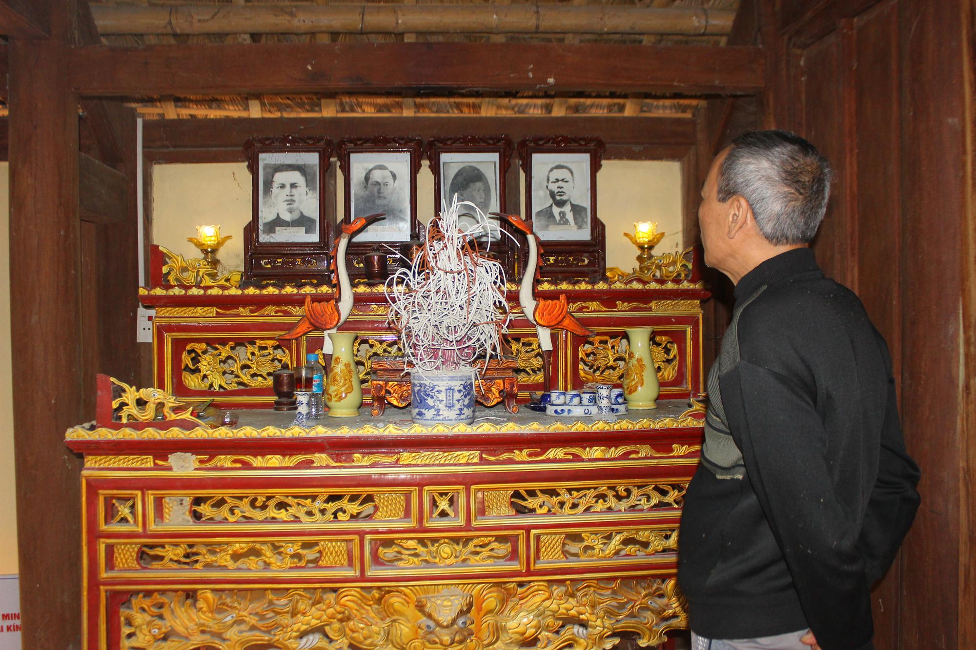 Ông Mai Văn Dũng (SN 1963), cháu nội của cụ Mai Kính, hiện là người trực tiếp trông nom, gìn giữ và hương khói tại ngôi nhà. img-6410.jpg