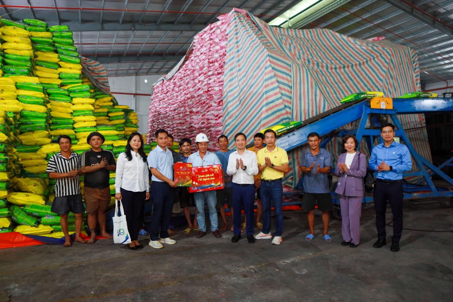 [Chùm ảnh] Petrovietnam mang “Tết ấm” đến với Gia Lai