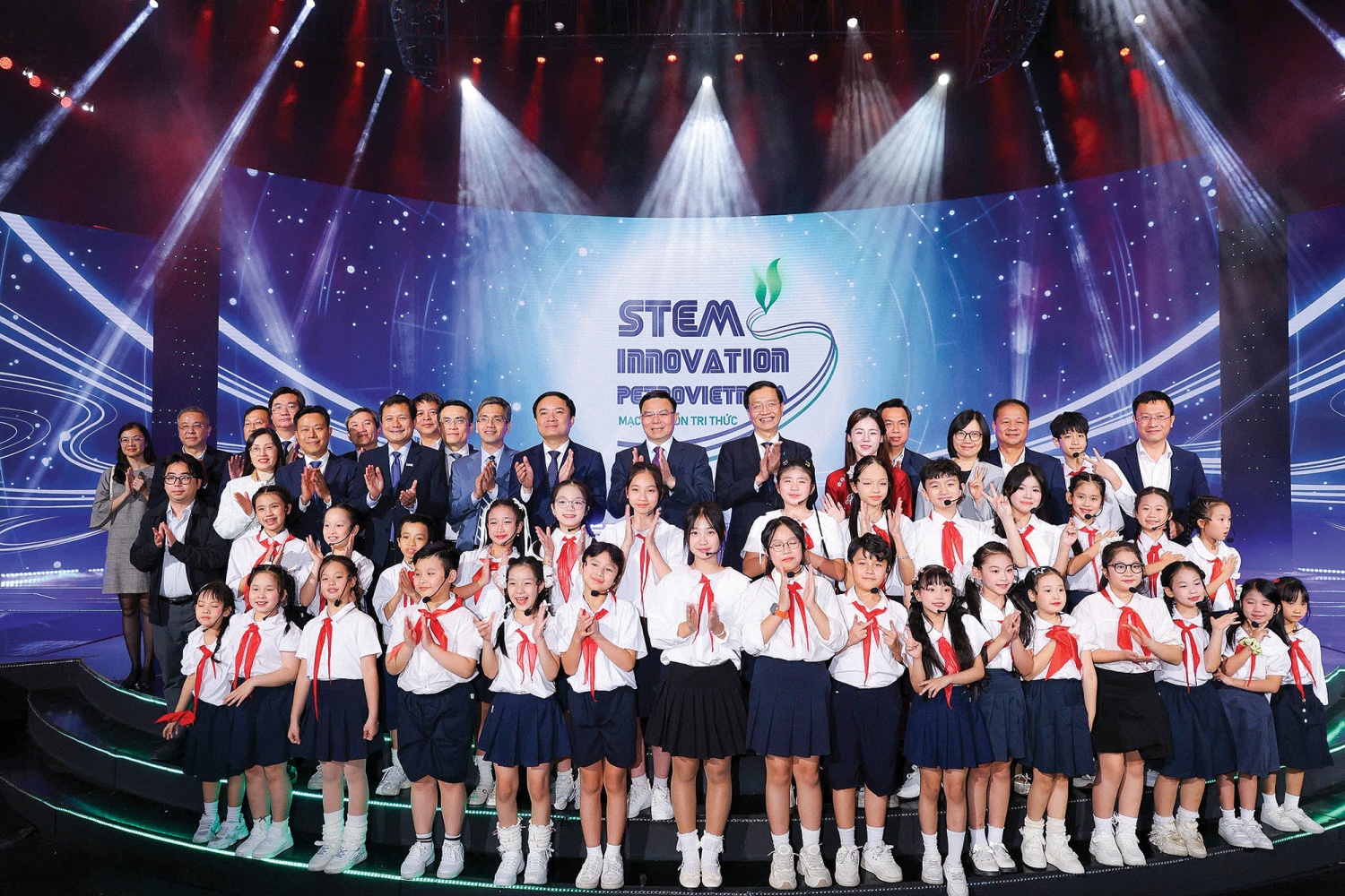 Giữ lửa khát vọng, vững bản lĩnh để tiến xa hơn