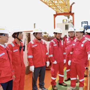 Lãnh đạo PVEP động viên, chúc Tết người lao động trên giàn FPU Đại Hùng 01