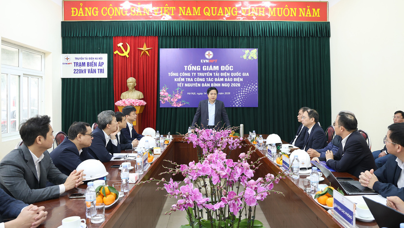 Tổng giám đốc EVNNPT Trương Hữu Thành yêu cầu PTC1 cùng các đơn vị tập trung cao độ để đảm bảo điện dịp Tết. Ảnh: Lê Linh