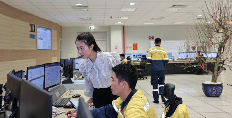 Đại diện Nhà máy Nhiệt điện BOT Nghi Sơn 2 cho biết, trong kỳ nghỉ Tết Nguyên đán Bính Ngọ, 170 cán bộ, kỹ sư, công nhân được bố trí trực theo ca kíp, duy trì vận hành khoảng 40% công suất thiết kế. Ảnh: Nhà máy Nhiệt điện BOT Nghi Sơn 2 cung cấp·