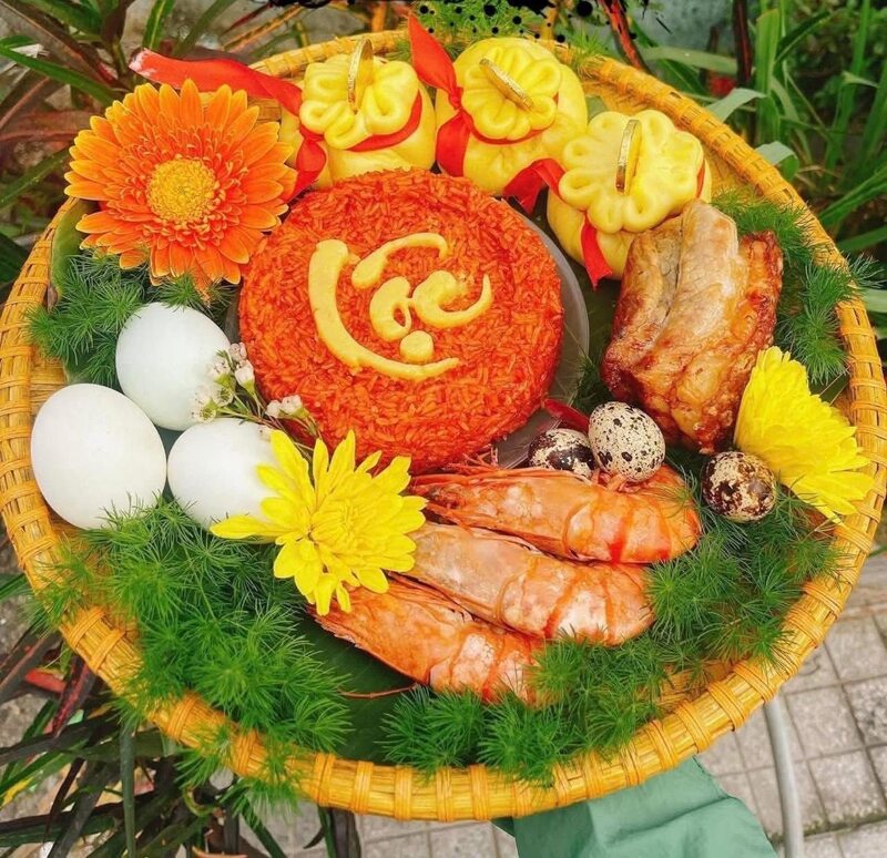 Nghi thức cúng lễ vẫn vẹn nguyên giá trị tâm linh, song cách sắm lễ và bày biện đã dần hiện đại hóa, phù hợp lối sống nhanh và tiện lợi. Ảnh minh họa