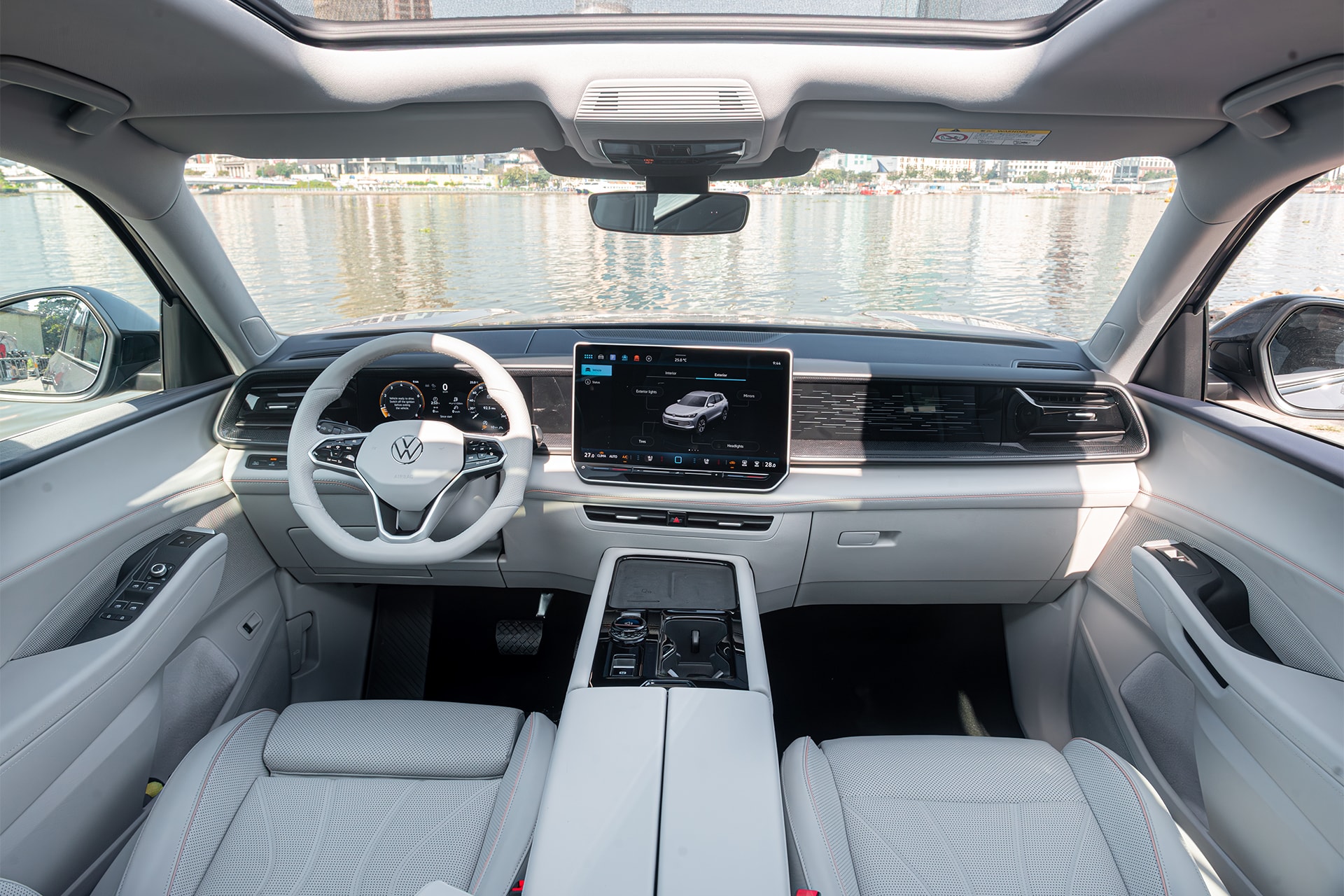 Thiết kế khoang lái của Teramont Pro 2026 - Ảnh: VW