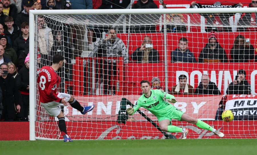Thủ quân Bruno Fernandes lĩnh ấn tiên phong, quân bình tỷ số 1-1 cho Man Utd. man-utd-9.jpg