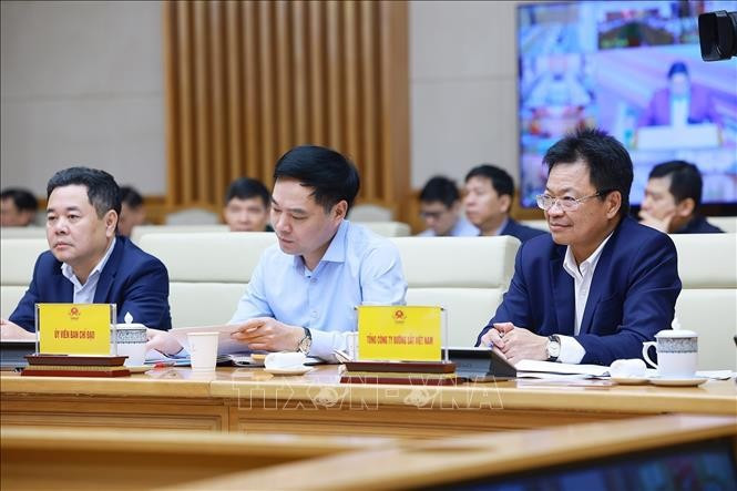 Đại diện các bộ, ngành tham dự phiên họp thứ 7 của Ban Chỉ đạo các công trình trọng điểm, dự án quan trọng quốc gia lĩnh vực đường sắt. Ảnh: Dương Giang/TTXVN