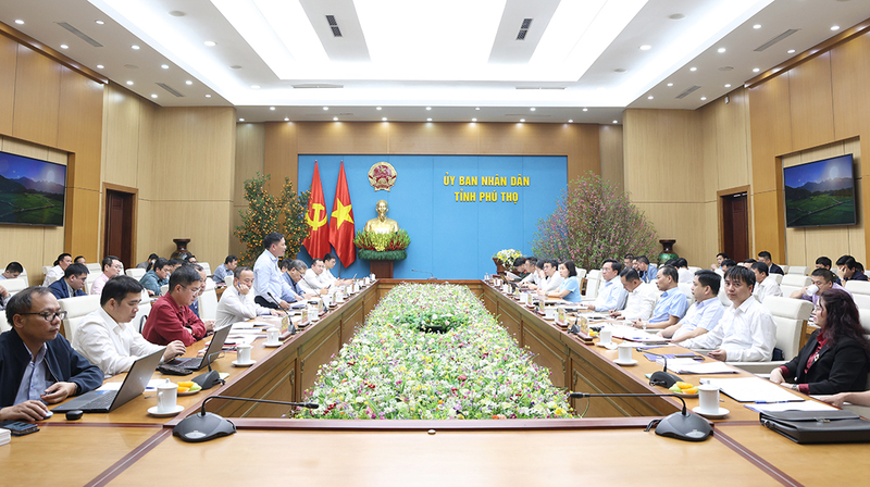 Buổi làm việc của UBND tỉnh Phú Thọ với EVN, EVNNPT nhằm tháo gỡ vướng mắc các dự án lưới điện. Ảnh: Lê Linh