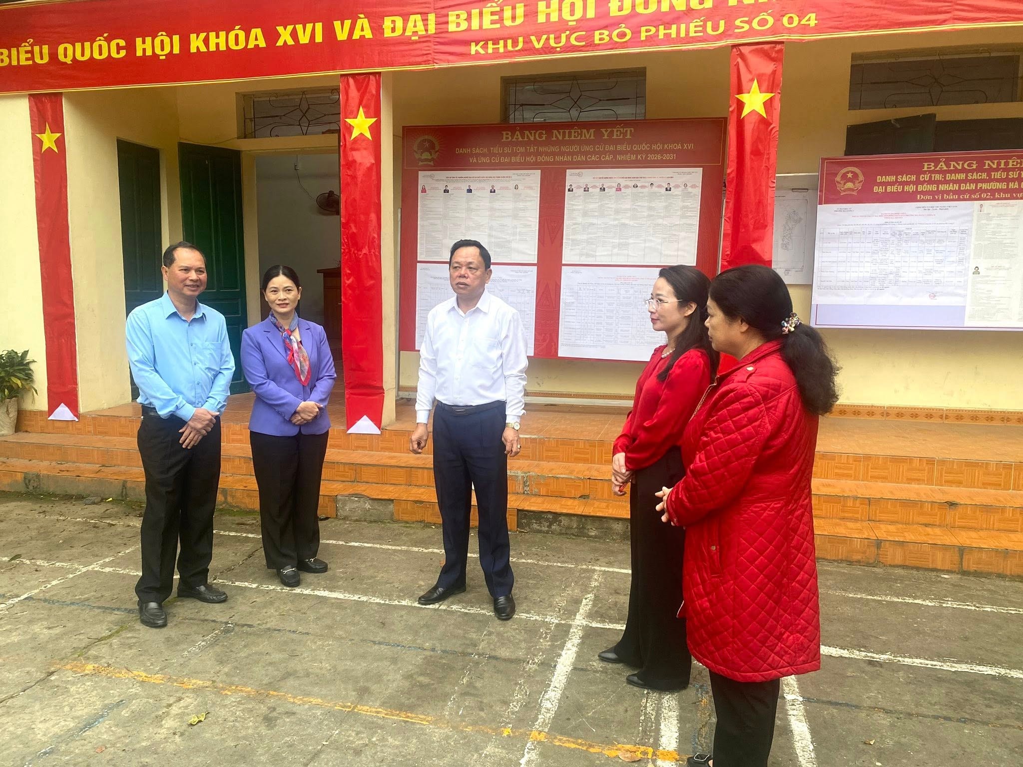 Đc Vương Ngọc Hà, Phó Chủ tịch UBND tỉnh Kiểm tra công tác chuẩn bị bầu cử tại phường Hà Giang 1