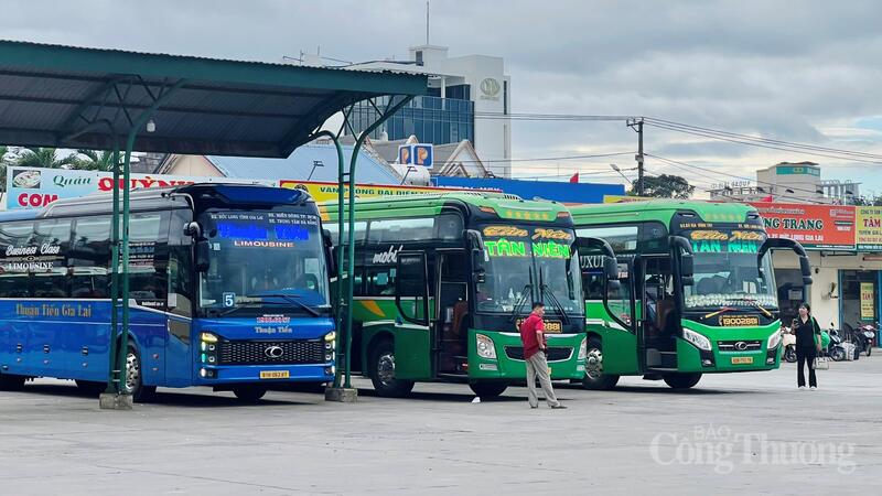 Xe khách vận tải tại Bến xe Đức Long (tỉnh Gia Lai). Ảnh: Hiền Mai