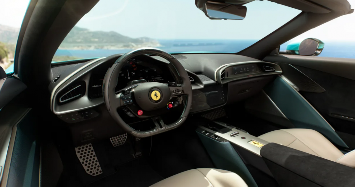 Ferrari Amalfi Spider ra mắt: Siêu xe mui trần 631 mã lực, tăng tốc 0-100 km/h trong 3,3 giây