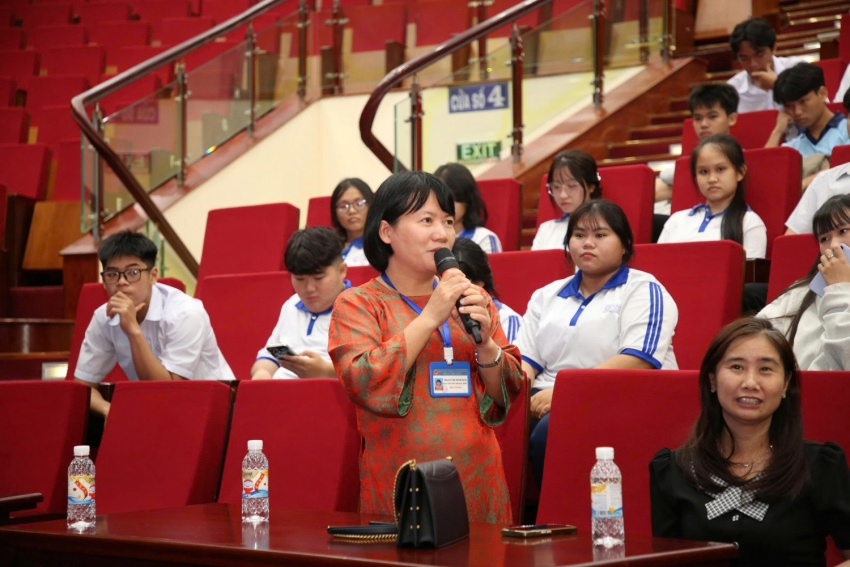 Vietsovpetro đón đoàn học sinh THPT trên địa bàn TP HCM đến tham quan, giao lưu hướng nghiệp