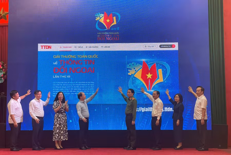 Nghi thức phát động Giải thưởng toàn quốc về Thông tin đối ngoại. Ảnh: Hà An.