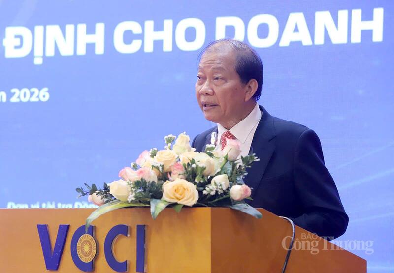 Ông Hoàng Quang Phòng - Phó Chủ tịch VCCI phát biểu tại diễn đàn. Ảnh: NH
