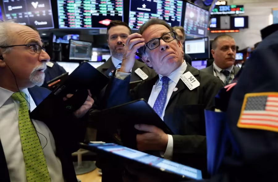 Giao dịch tại Sở giao dịch chứng khoán New York.