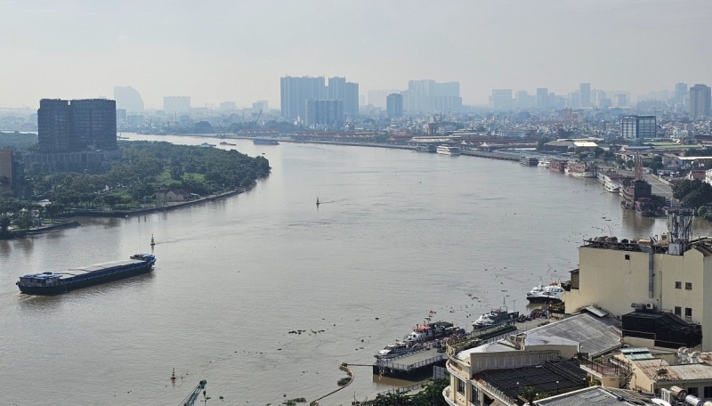Khu vực bờ Tây sông Sài Gòn đoạn chảy qua trung tâm thành phố.
