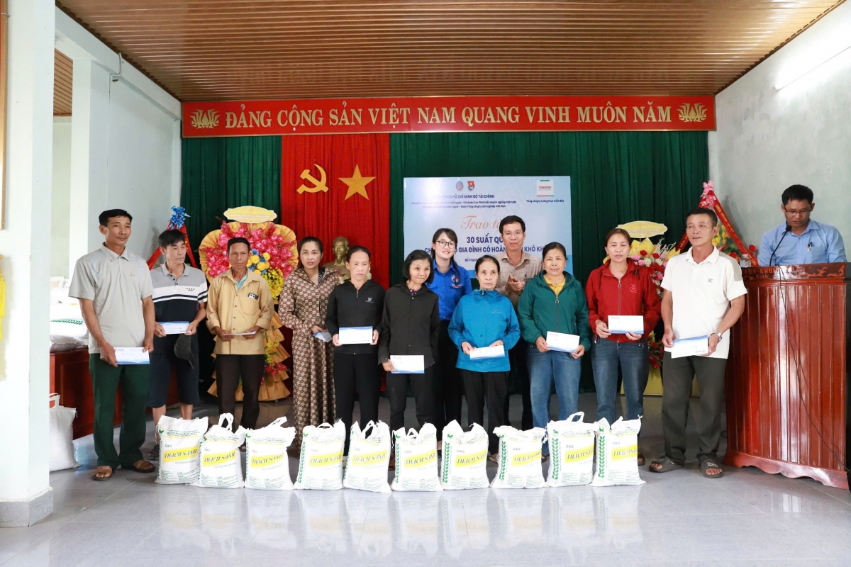 Tuổi trẻ Bộ Tài chính lan tỏa màu xanh nghĩa tình trên quê hương Quảng Trị